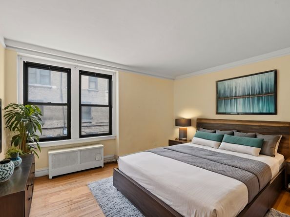 135 West 58th Street 1C, New York NY 10019