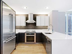 247 West 46th Street 3205, New York NY 10036