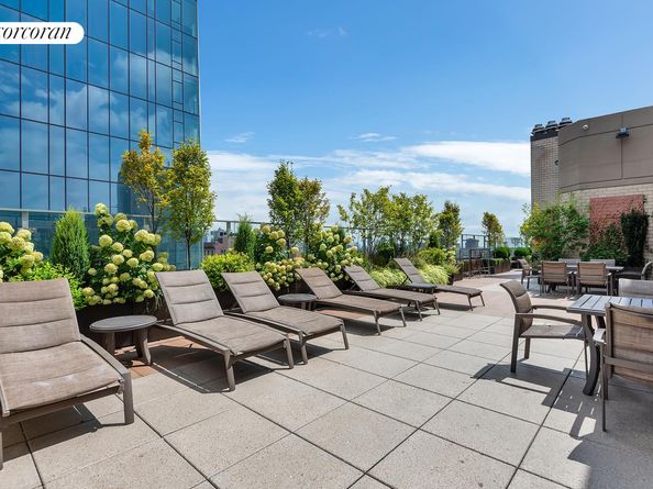 280 Park Avenue S 18EF, New York NY 10010
