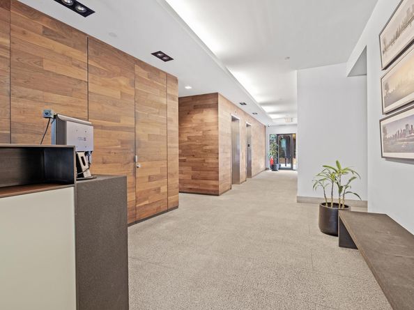 21-45 44th Drive 4I, Queens NY 11101