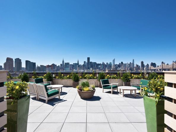 21-45 44th Drive 4I, Queens NY 11101