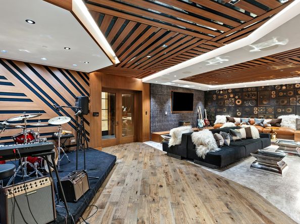 200 East 95th Street 8C, New York NY 10128