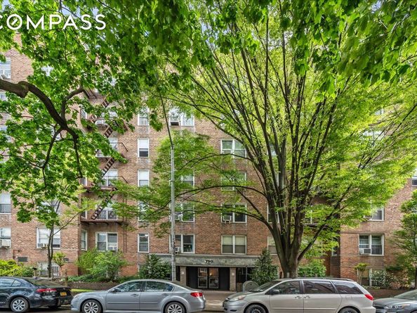 759 East 10th Street 7H, Brooklyn NY 11230