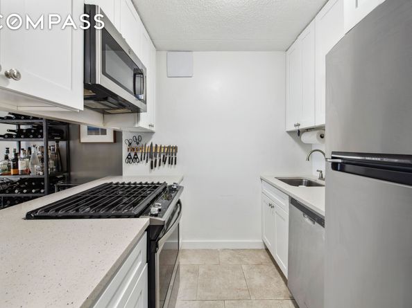 300 Rector Place 8N, New York NY 10280