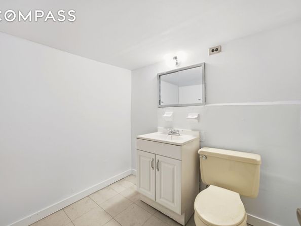 22-44 43rd Street, Queens NY 11105