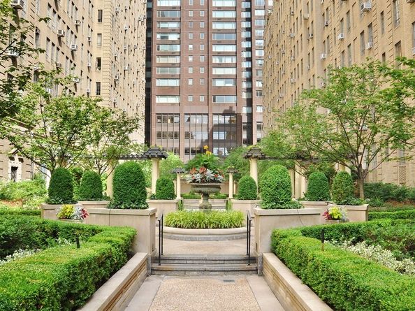 353 West 56th Street 4J, New York NY 10019