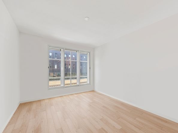37-26 32nd Street N4G, Queens NY 11101
