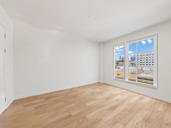 37-26 32nd Street N4G, Queens NY 11101