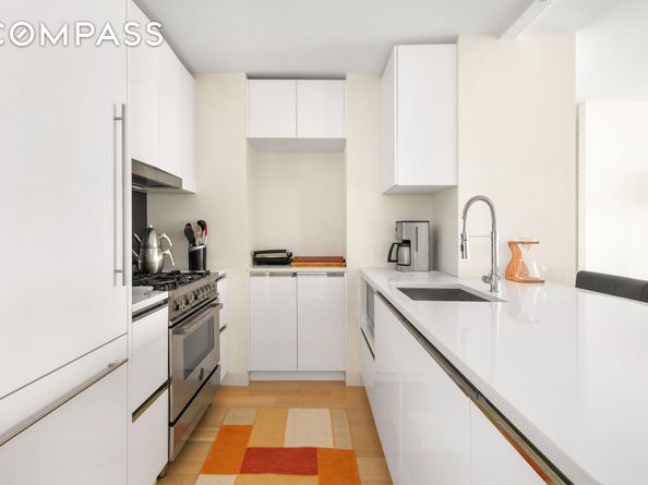 301 West 53rd Street 19F, New York NY 10019
