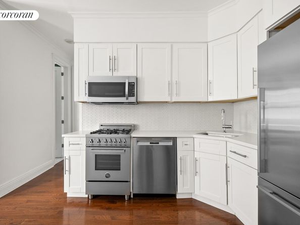 24-51 38th Street B7, Queens NY 11103