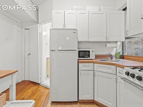 204 West 10th Street 7A, New York NY 10014