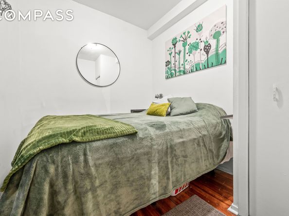 204 West 10th Street 7A, New York NY 10014