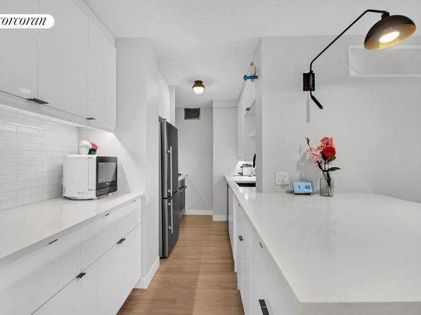 205 3rd Avenue 5V, New York NY 10003