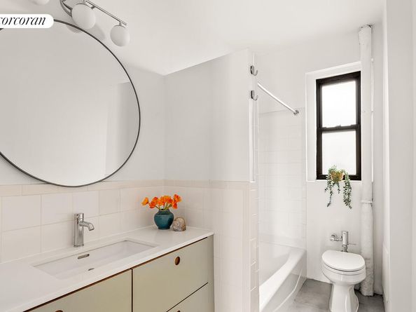 125 Eastern Parkway 2H, Brooklyn NY 11238