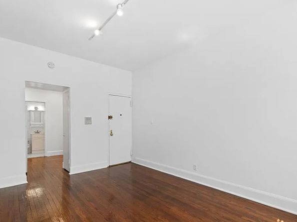 333 East 85th Street 2A, New York NY 10028