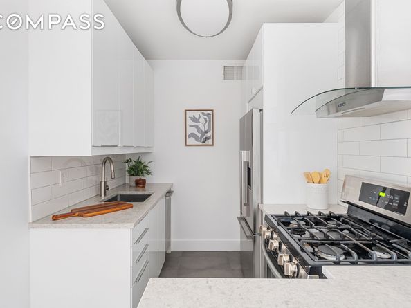 205 3rd Avenue 12P, New York NY 10003