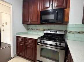 85-15 Main Street 2R, Queens NY 11435