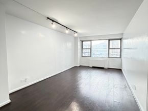 85-15 Main Street 2R, Queens NY 11435