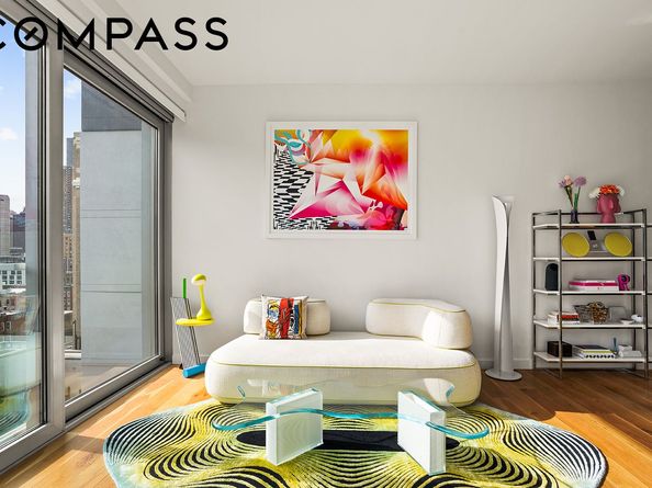 547 West 47th Street 1102, New York NY 10036
