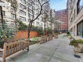 425 East 79th Street 8D, New York NY 10021