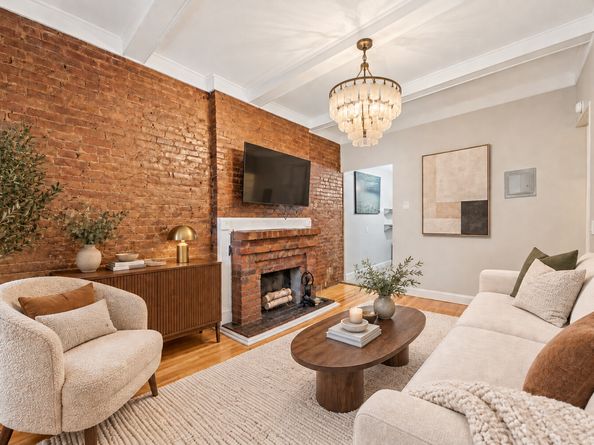 132 West 71st Street 7, New York NY 10023