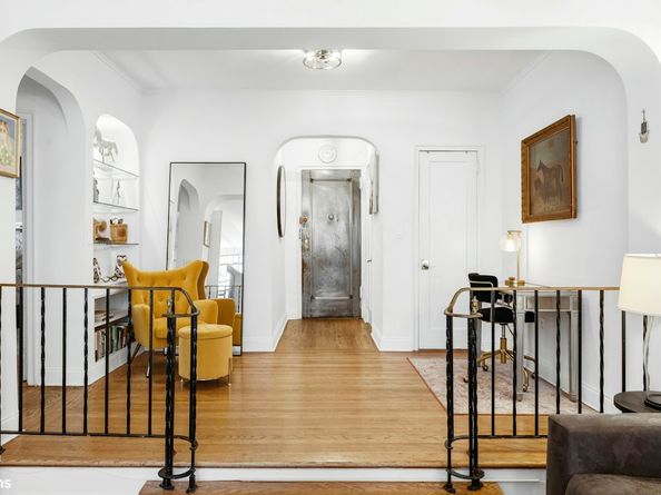 357 West 55th Street 5J, New York NY 10019