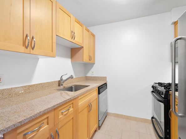 250 East 30th Street 3C, New York NY 10016