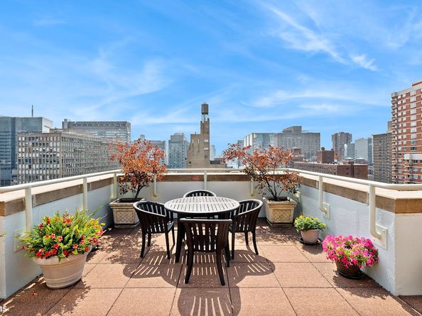 250 East 30th Street 3C, New York NY 10016