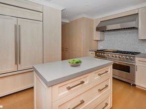 150 East 69th Street 4M, New York NY 10021