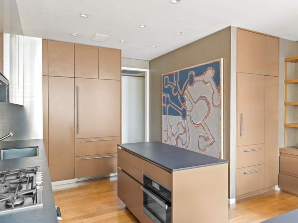 350 West Broadway 5th Floor, New York NY 10013