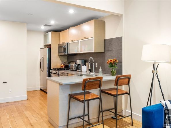 727 Dean Street 2F, Brooklyn NY 11238