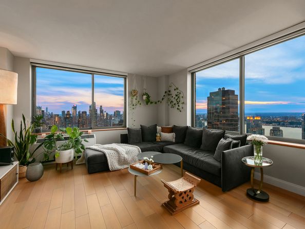 101 West 67th Street 52E, New York NY 10023