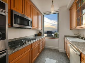 101 West 67th Street 52E, New York NY 10023