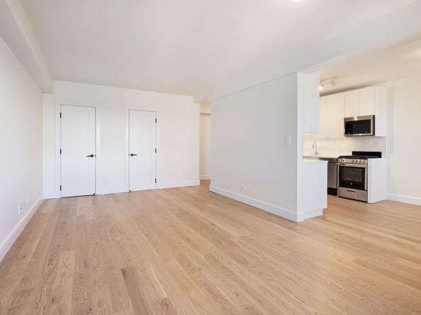 11 Riverside Drive 15HW, New York NY 10023