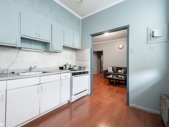 18-21 26th Road, Queens NY 11102