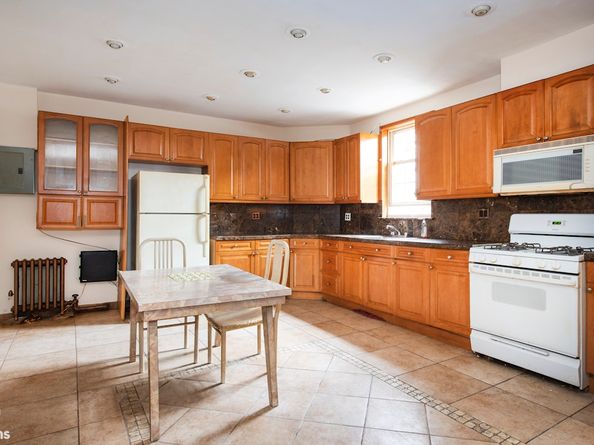 18-21 26th Road, Queens NY 11102