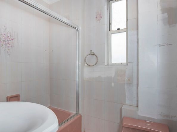 18-21 26th Road, Queens NY 11102