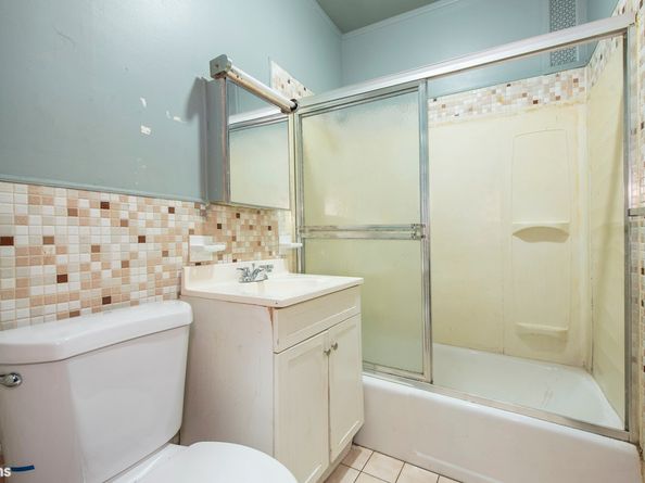 18-21 26th Road, Queens NY 11102