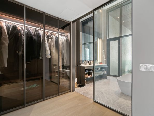 522 West 29th Street 5B, New York NY 10001
