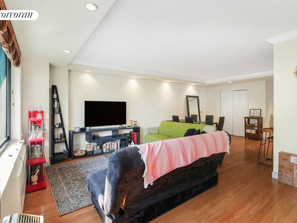 382 Central Park W 4B, New York NY 10025