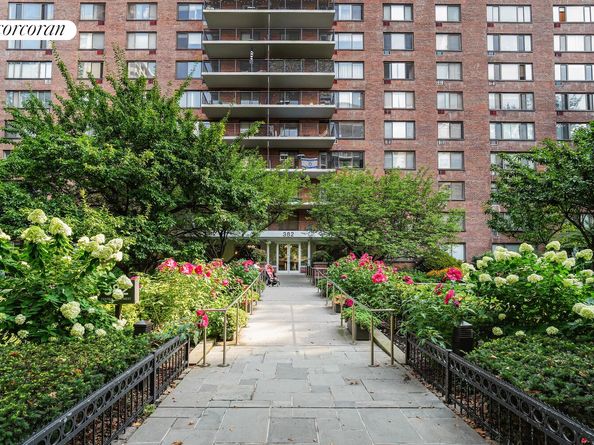 382 Central Park W 4B, New York NY 10025