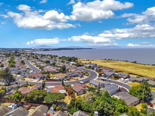 359 Wildrose Circle, Pinole CA 94564