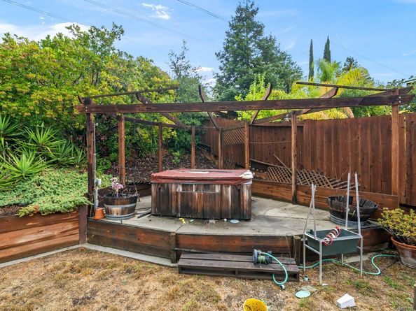 506 Midway Court, Martinez CA 94553