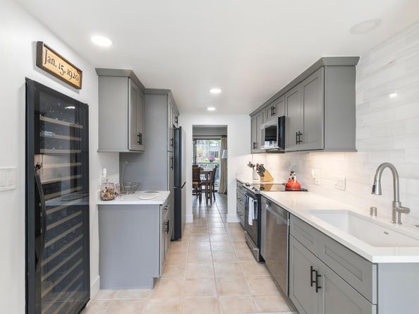 553 Kings Road, Alameda CA 94501