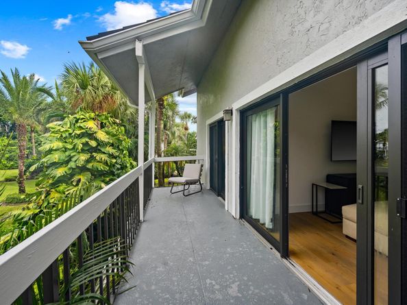 11863 Wimbledon Circle 512, Wellington FL 33414