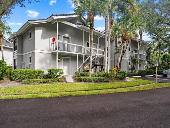 11863 Wimbledon Circle 512, Wellington FL 33414
