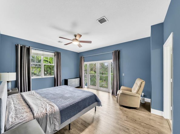 1251 NE 32nd St, Oakland Park FL 33334