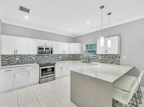 1251 NE 32nd St, Oakland Park FL 33334