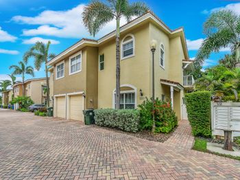1251 NE 32nd St