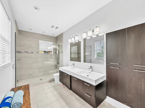 1251 NE 32nd St, Oakland Park FL 33334